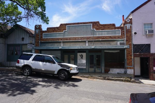 [Picture of Unknown Brick Building]